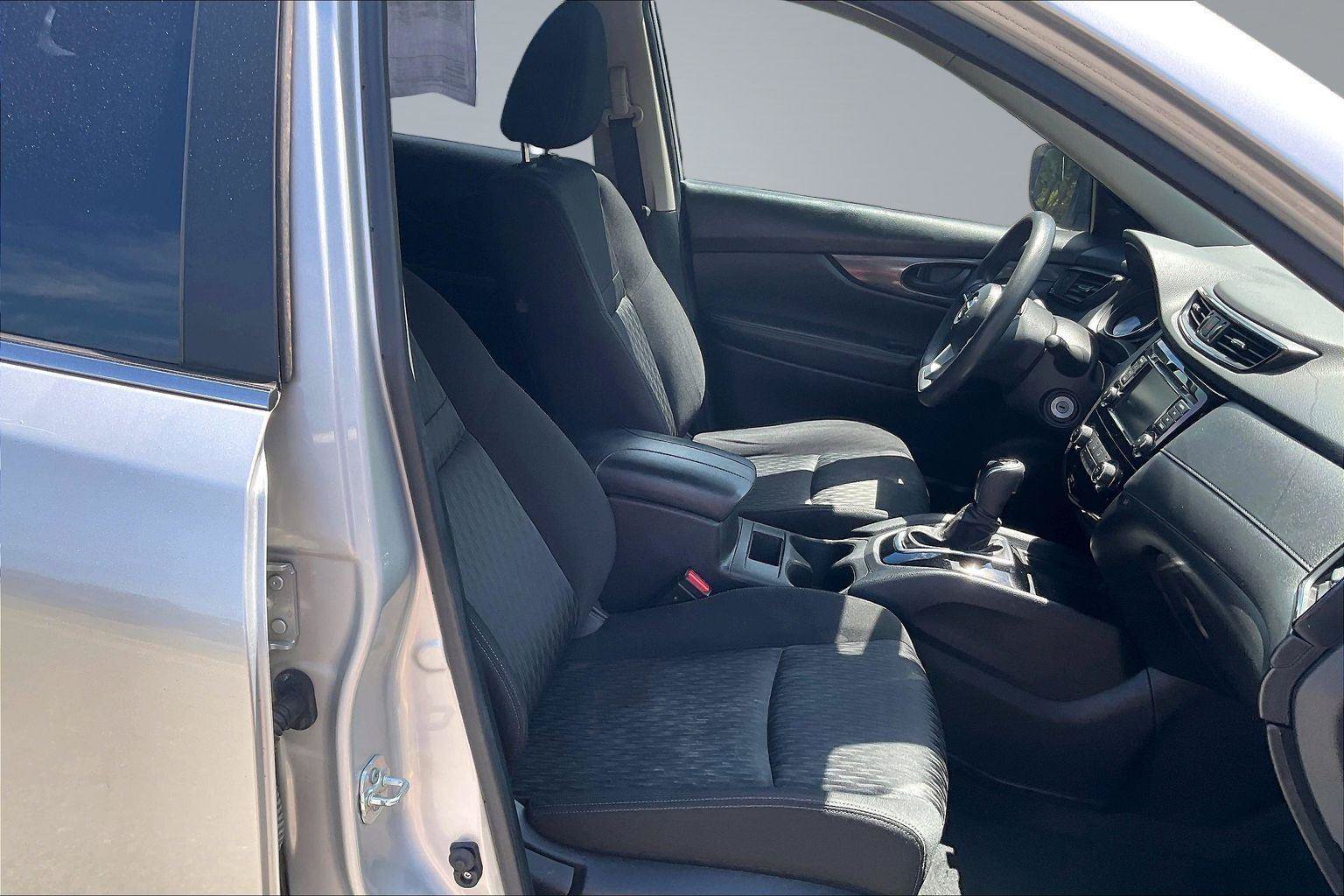 Used 2020 Nissan Rogue S FWD image 7