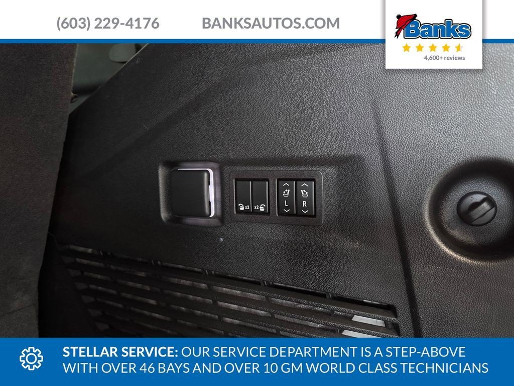 Certified 2023 GMC Yukon Denali Ultimate image 10