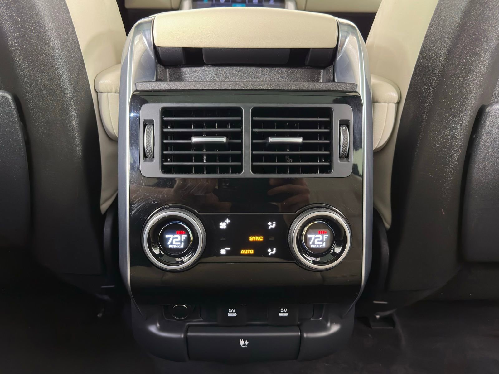 Used 2018 Land Rover Range Rover Sport HSE AWD/4WD image 25