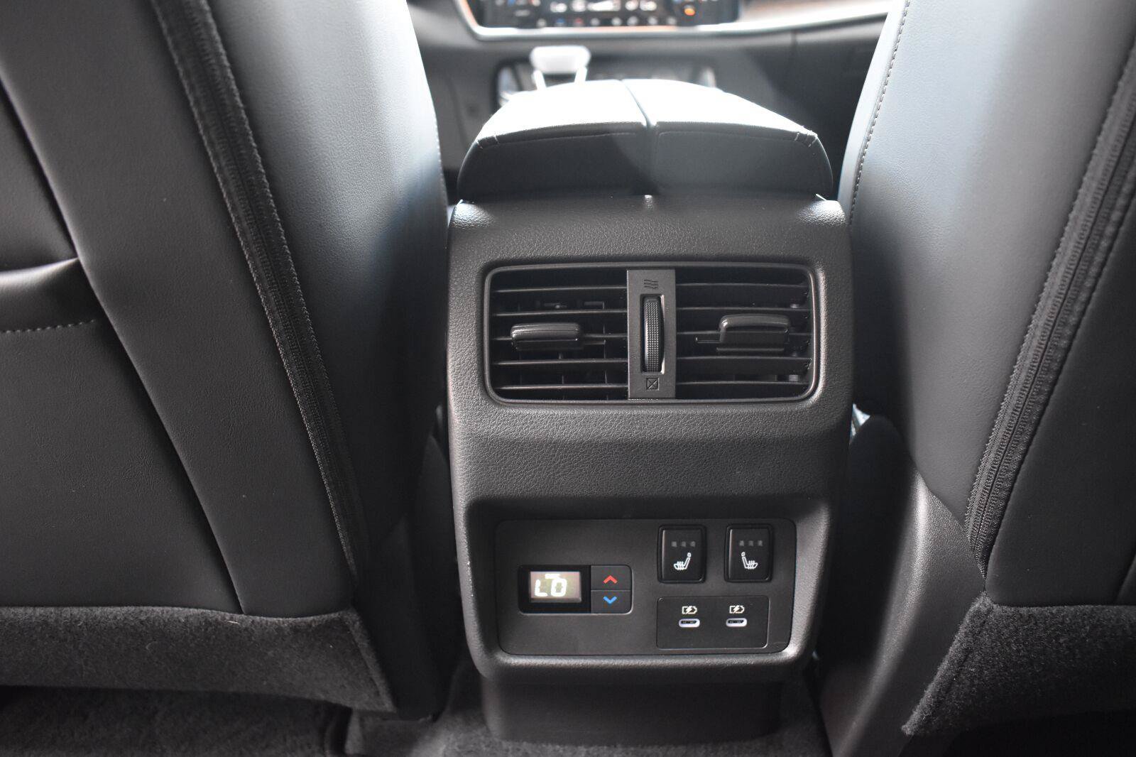 Used 2025 Nissan Rogue Platinum w/ Platinum Premium Package FWD image 54