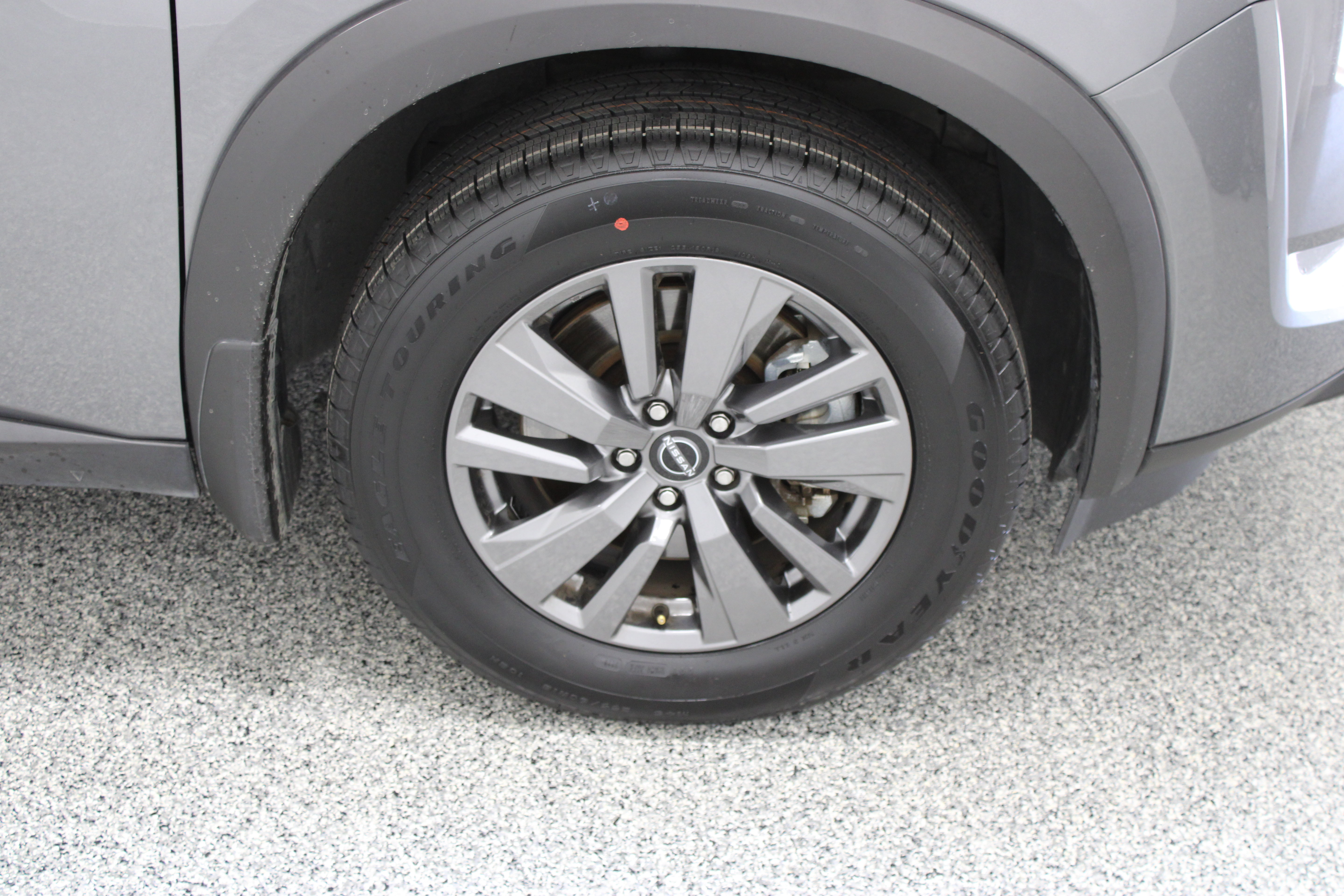 Used 2024 Nissan Pathfinder S FWD image 5