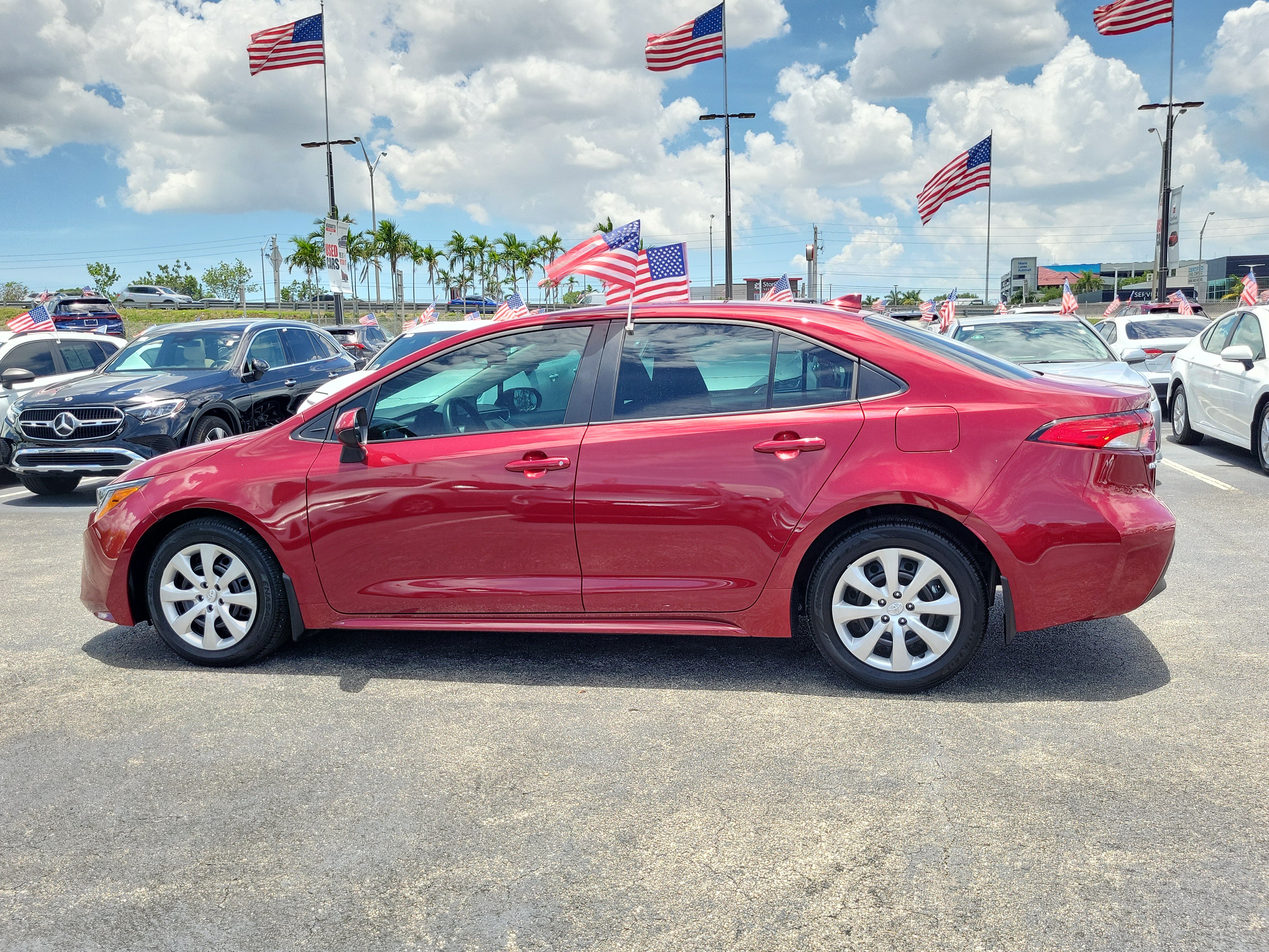 Used 2025 Toyota Corolla LE FWD image 7