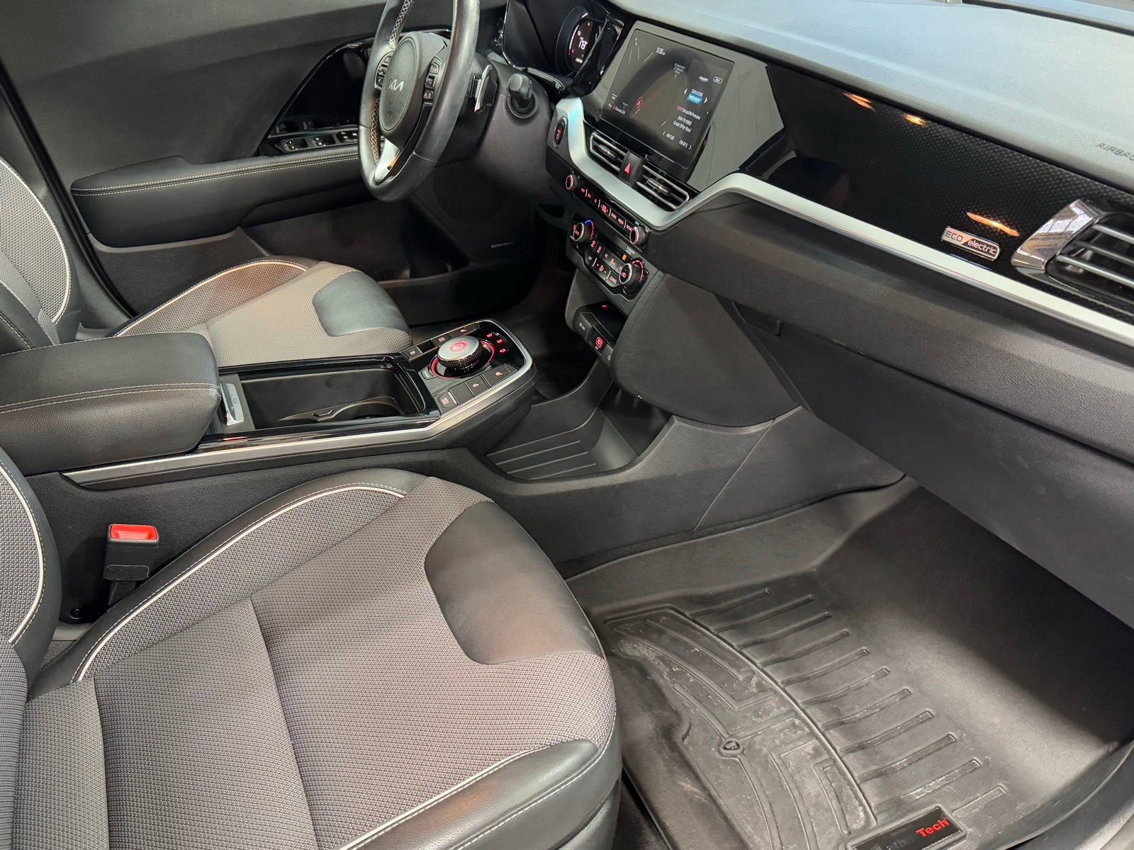 Used 2022 Kia Niro EX w/ Cold Weather Package image 46