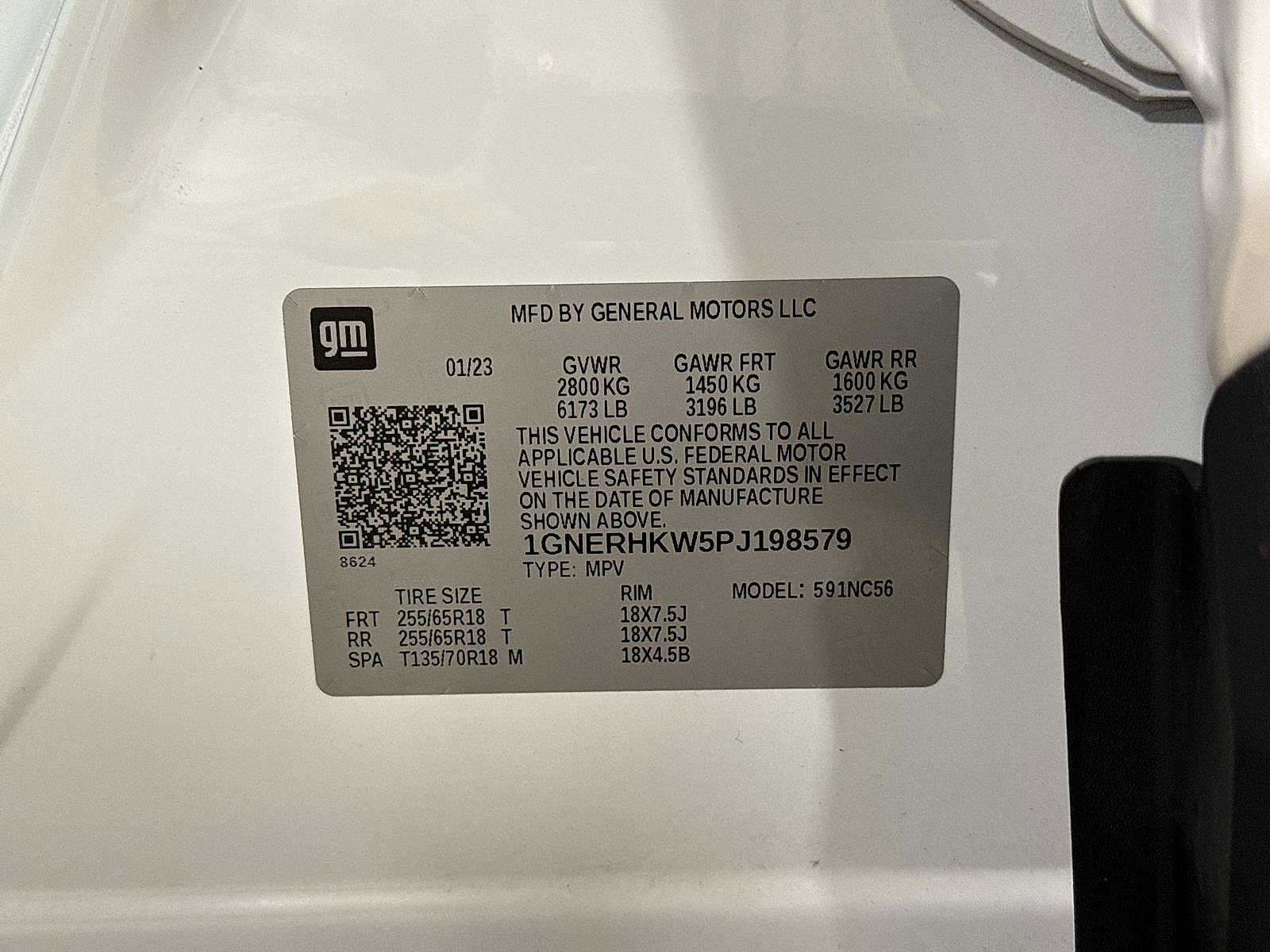 Used 2023 Chevrolet Traverse LT FWD image 14