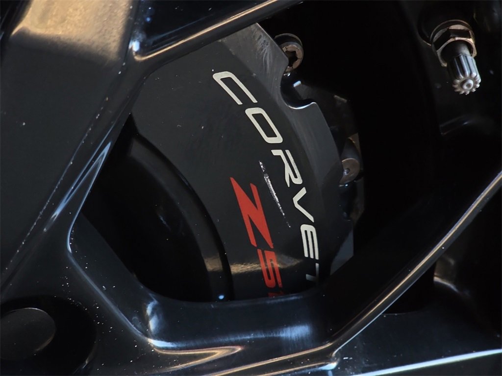 Used 2021 Chevrolet Corvette Stingray Premium Cpe w/ Z51 Performance Package image 24