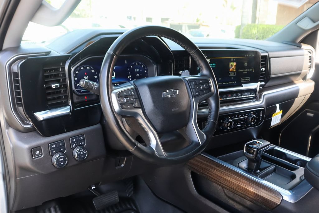 Used 2024 Chevrolet Silverado 1500 LT Trail Boss w/ LT Trail Boss Premium Package AWD/4WD image 19