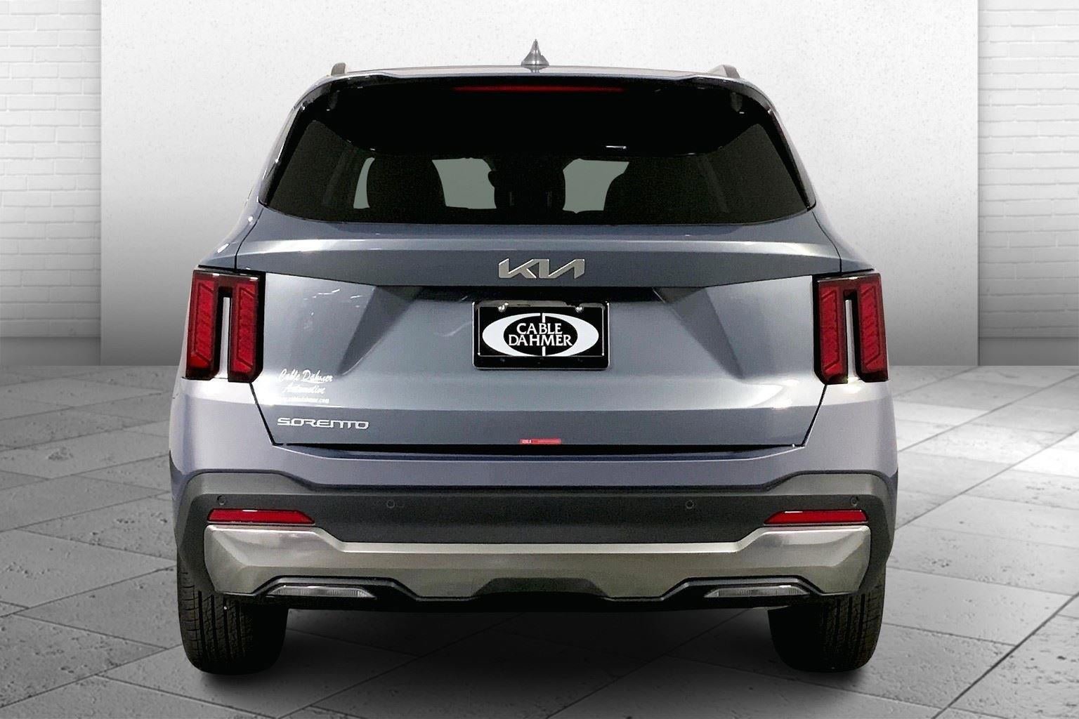 New 2025 Kia Sorento S FWD image 4