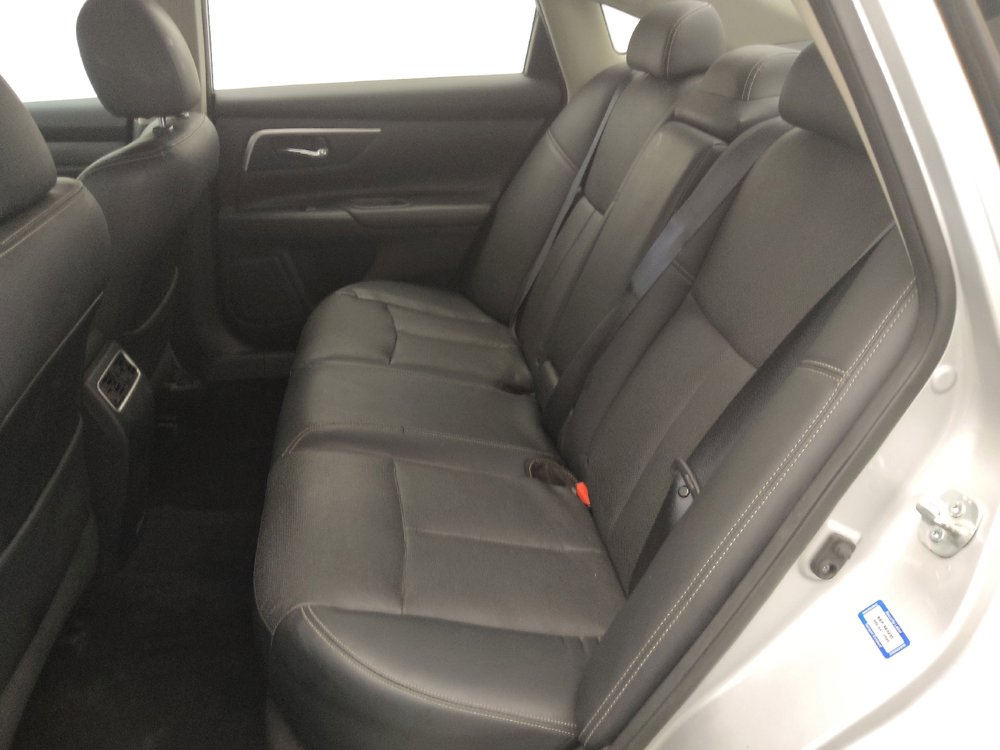 Used 2016 Nissan Altima 2.5 SL w/ 2.5 Technology Package FWD image 18