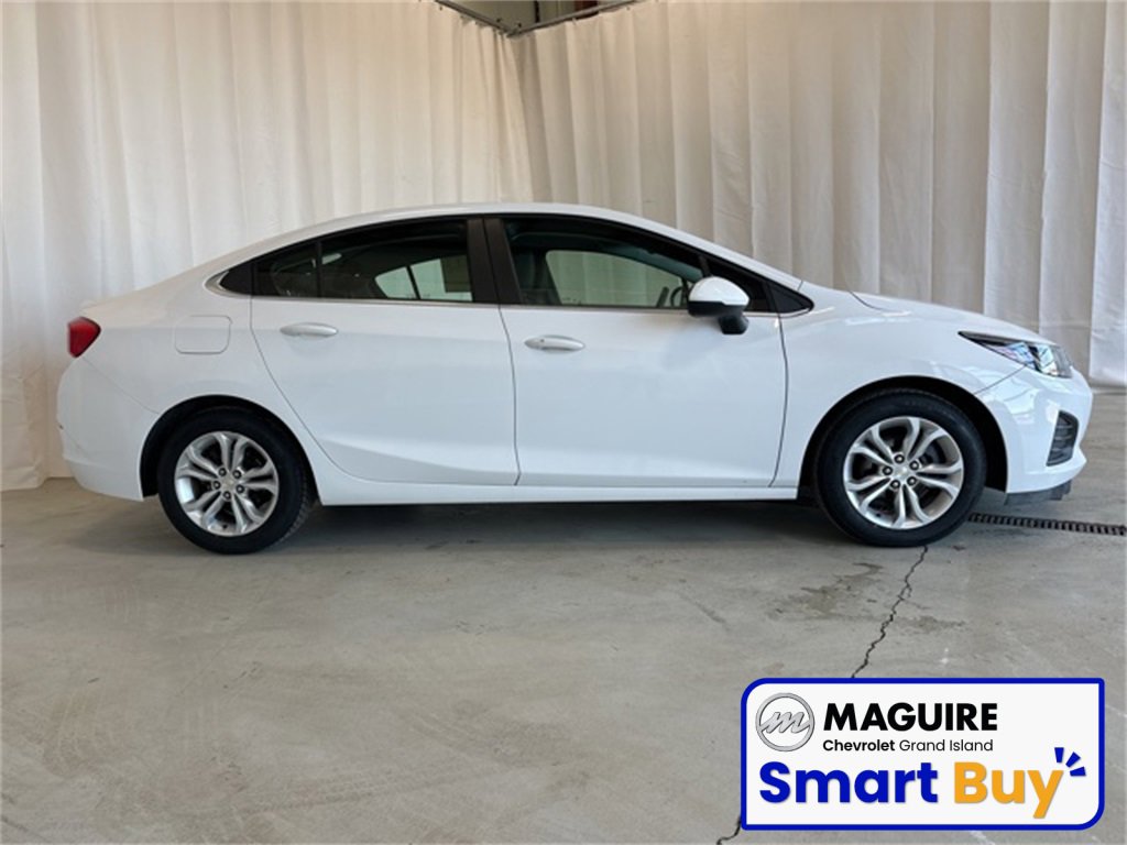 Used 2019 Chevrolet Cruze LT w/ Convenience Package image 2
