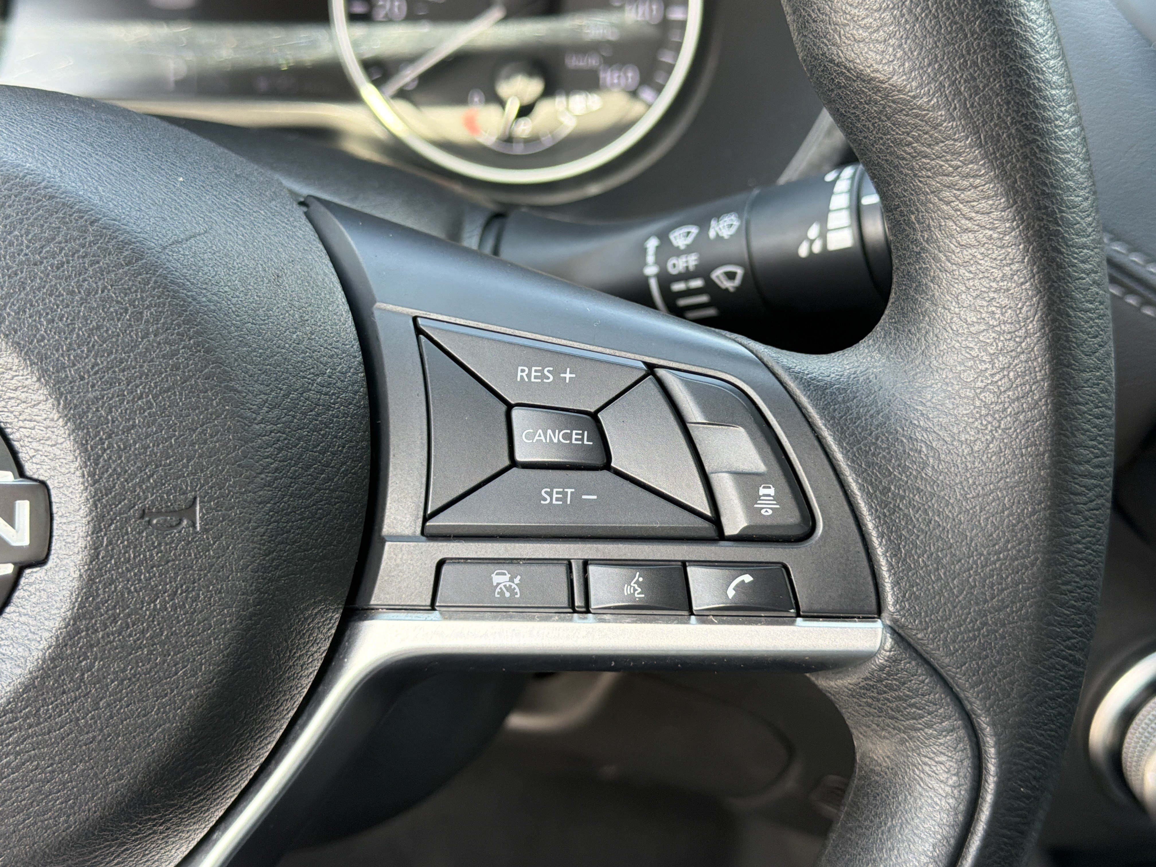 Used 2025 Nissan Sentra SV FWD image 30