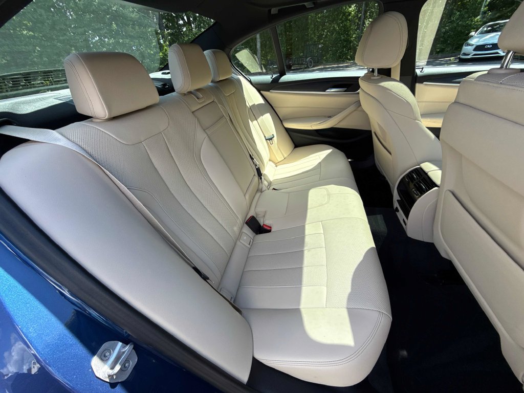 Used 2023 BMW 530i w/ Convenience Package RWD image 28