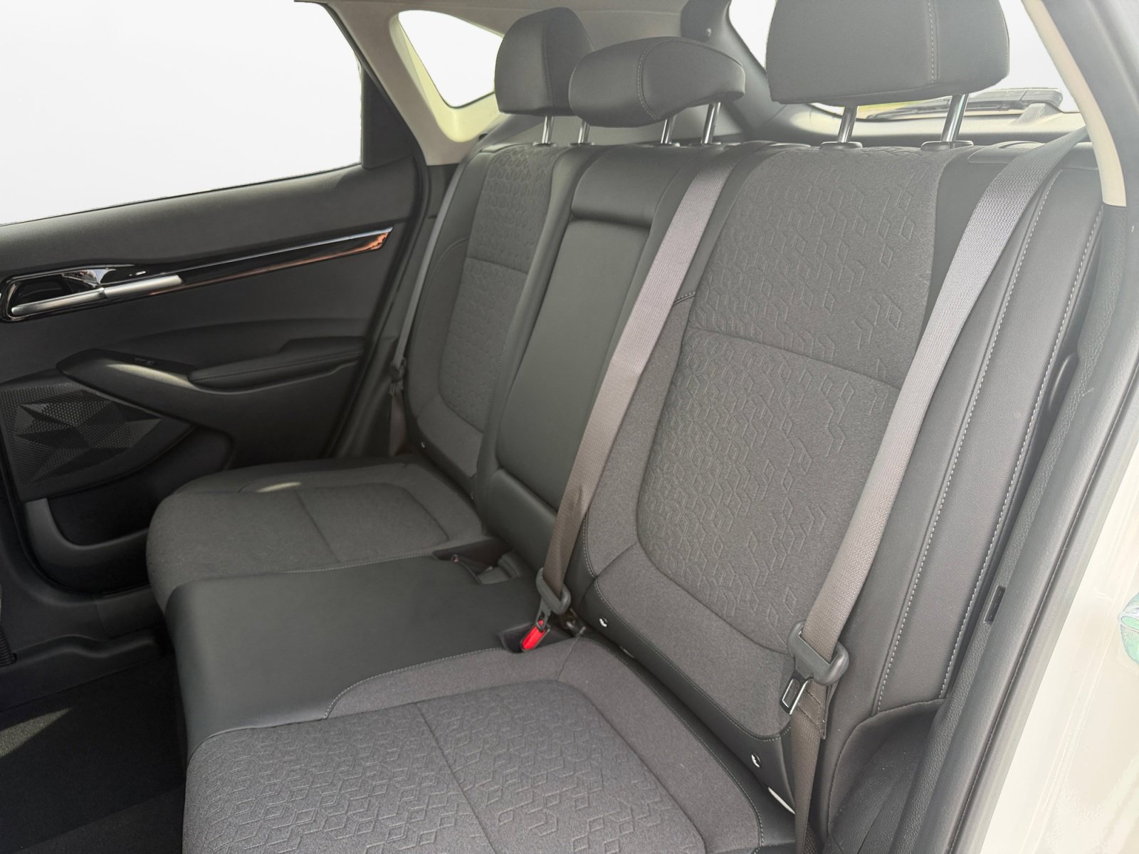 Used 2024 Kia Seltos S AWD/4WD image 17
