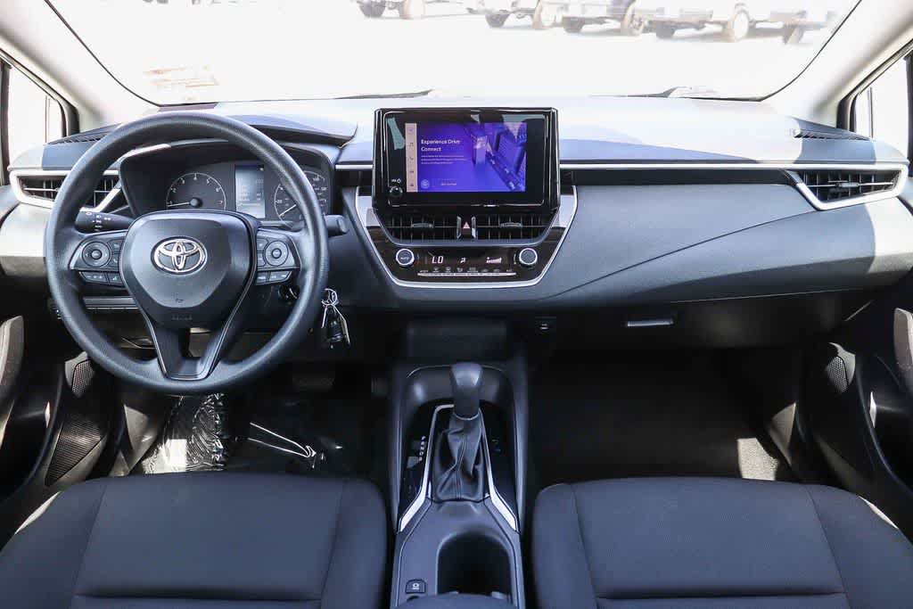 Used 2025 Toyota Corolla LE FWD image 12