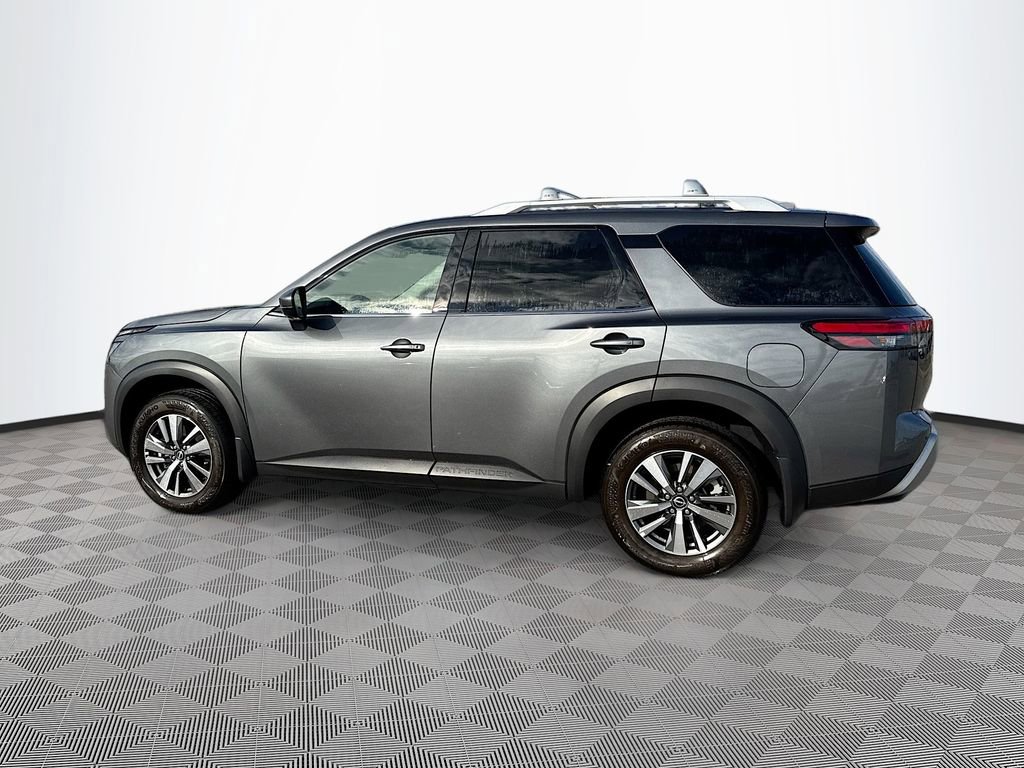 Used 2025 Nissan Pathfinder SL w/ Cargo Package image 6