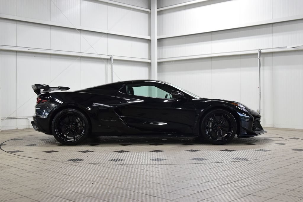 New 2027 Chevrolet Corvette Grand Sport RWD image 9