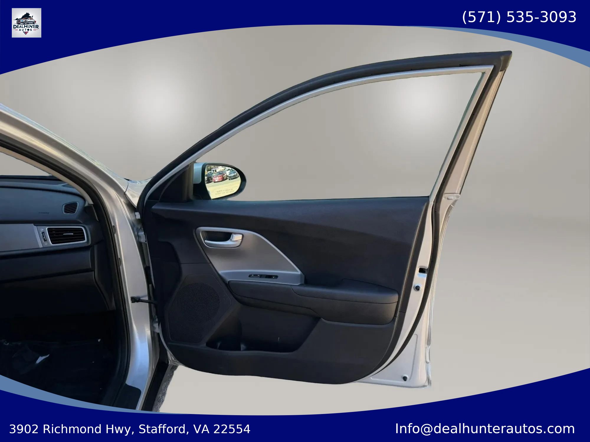 Used 2017 Kia Niro LX FWD image 14