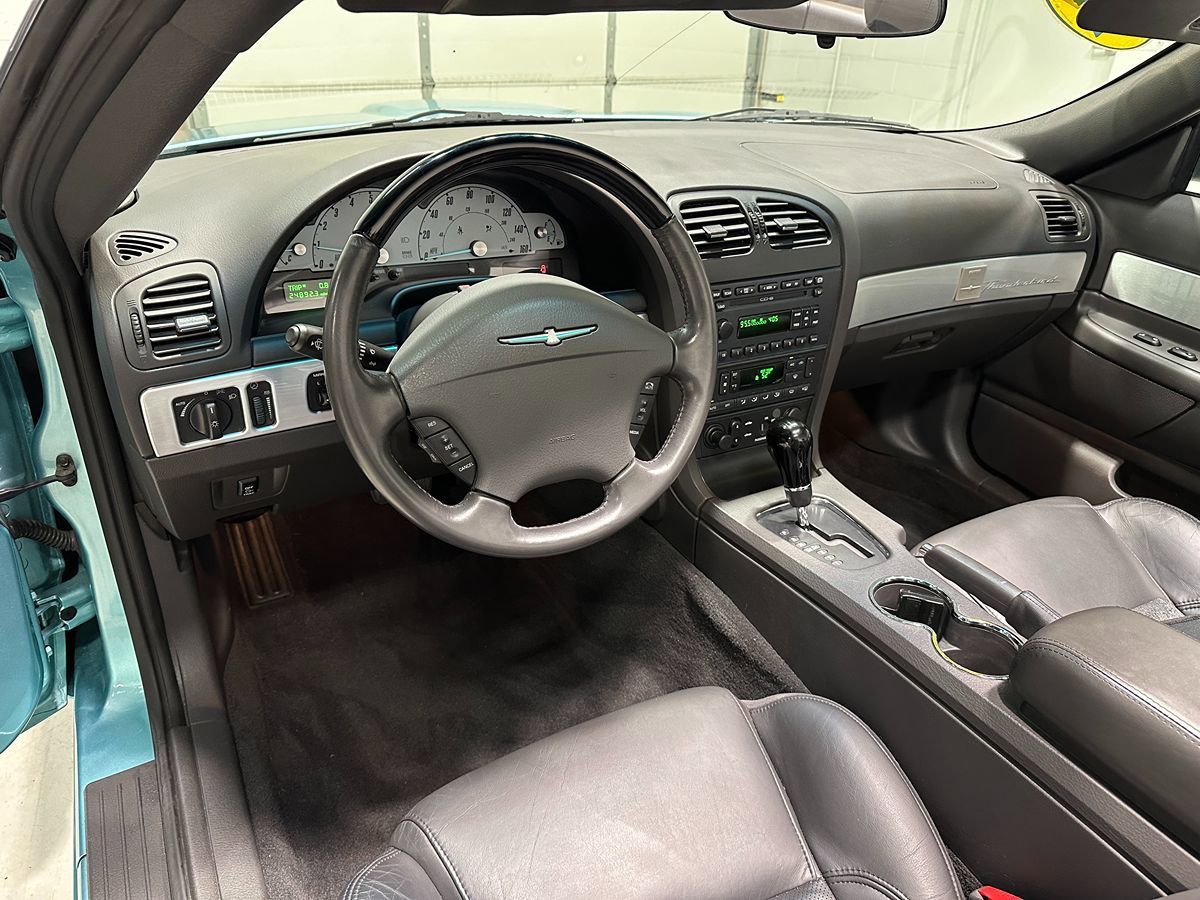 Used 2002 Ford Thunderbird image 31
