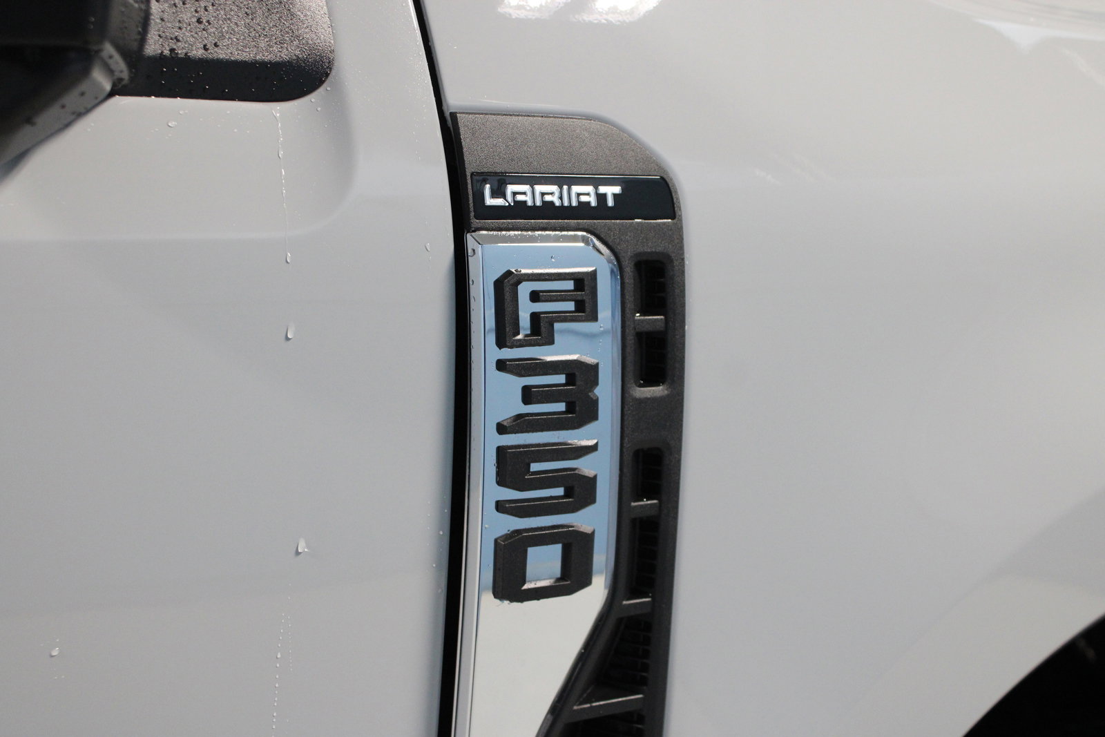 New 2025 Ford F350 Lariat w/ Lariat Ultimate Package image 35