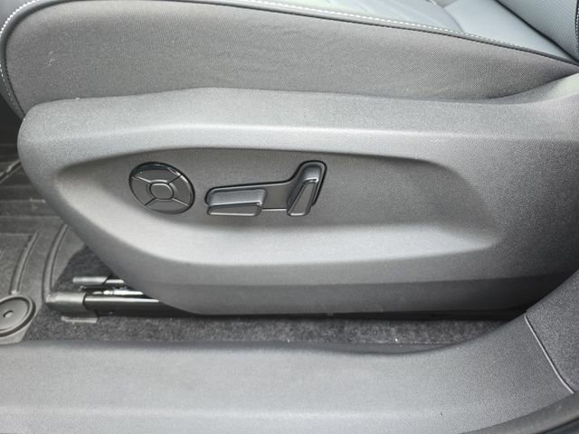 New 2026 Volkswagen Tiguan SE AWD/4WD image 29
