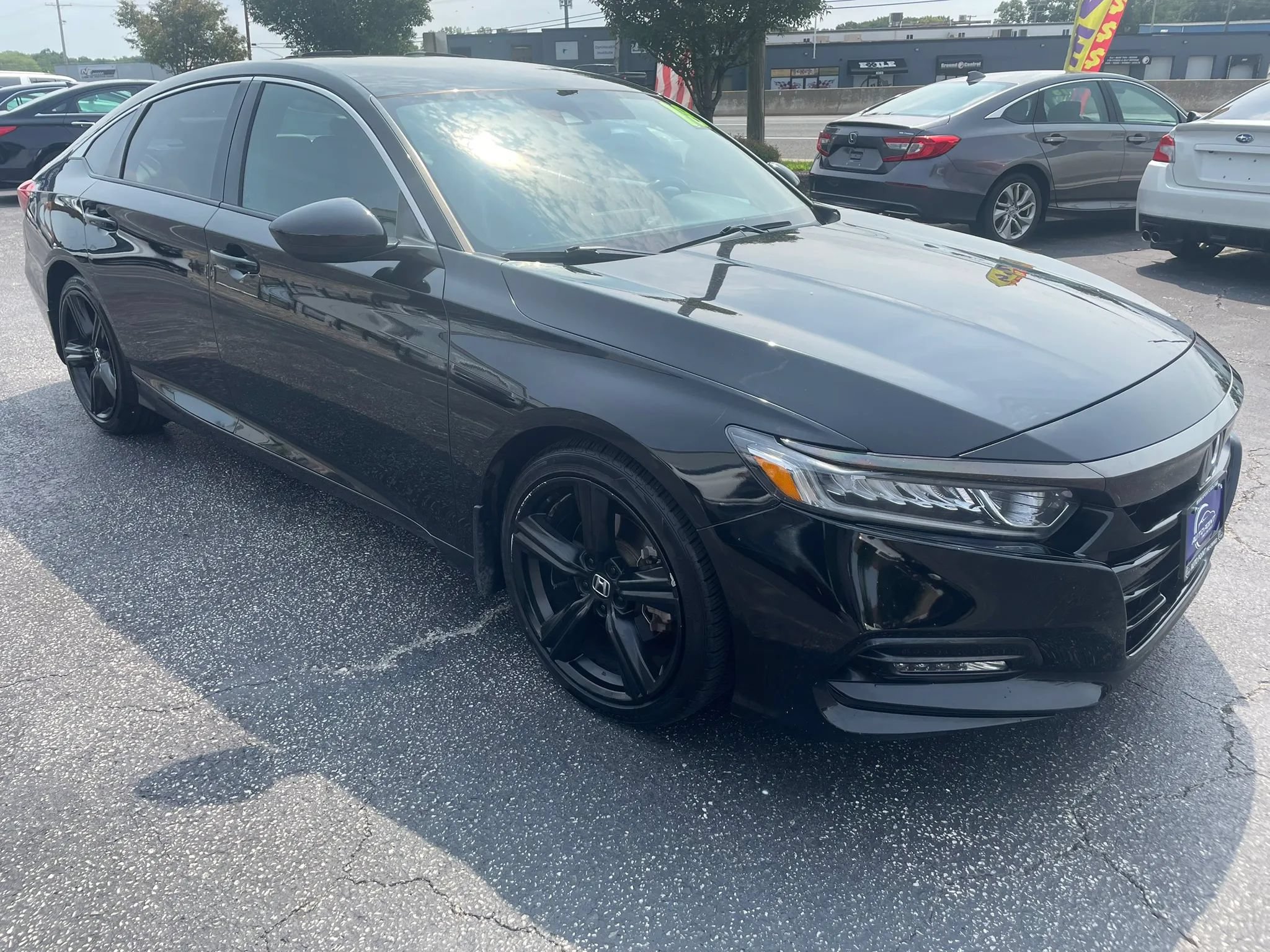 Used 2018 Honda Accord Sport image 3