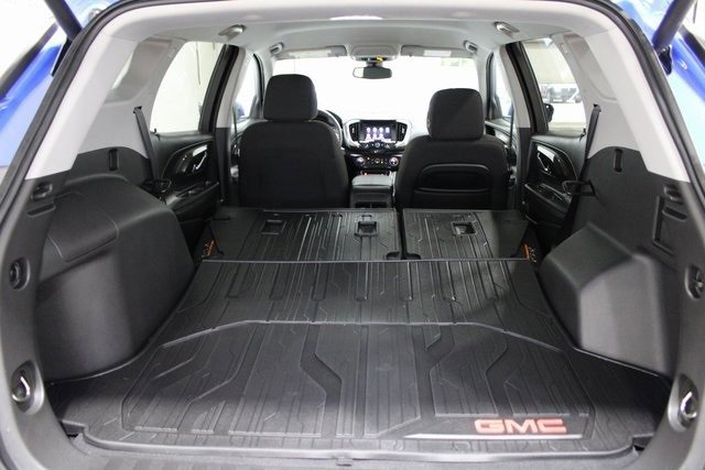 Used 2024 GMC Terrain SLE w/ Driver Convenience Package image 22