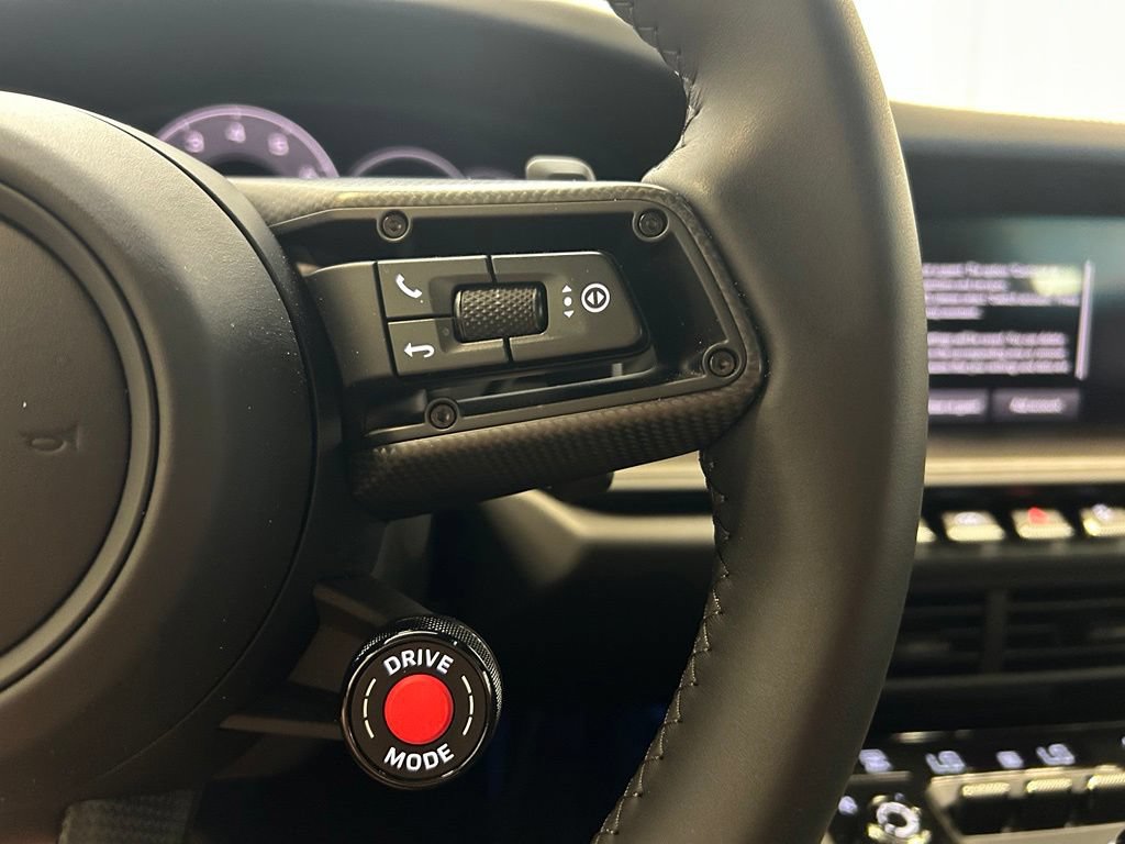 Certified 2025 Porsche 911 Carrera RWD image 15