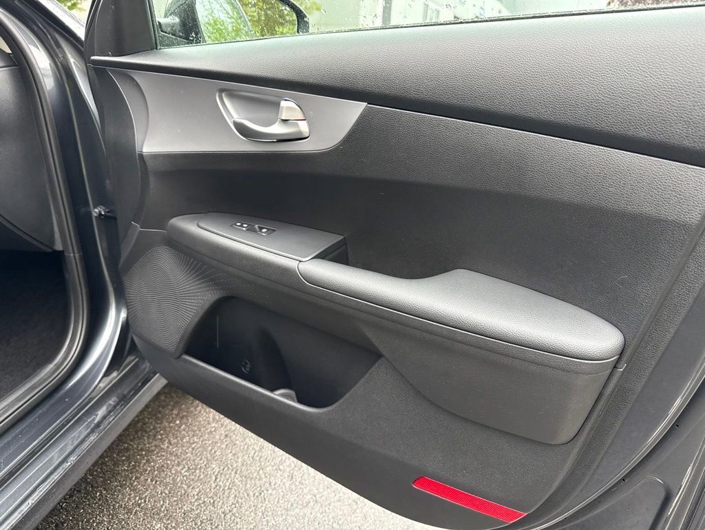 Used 2023 Kia Forte LXS FWD image 6
