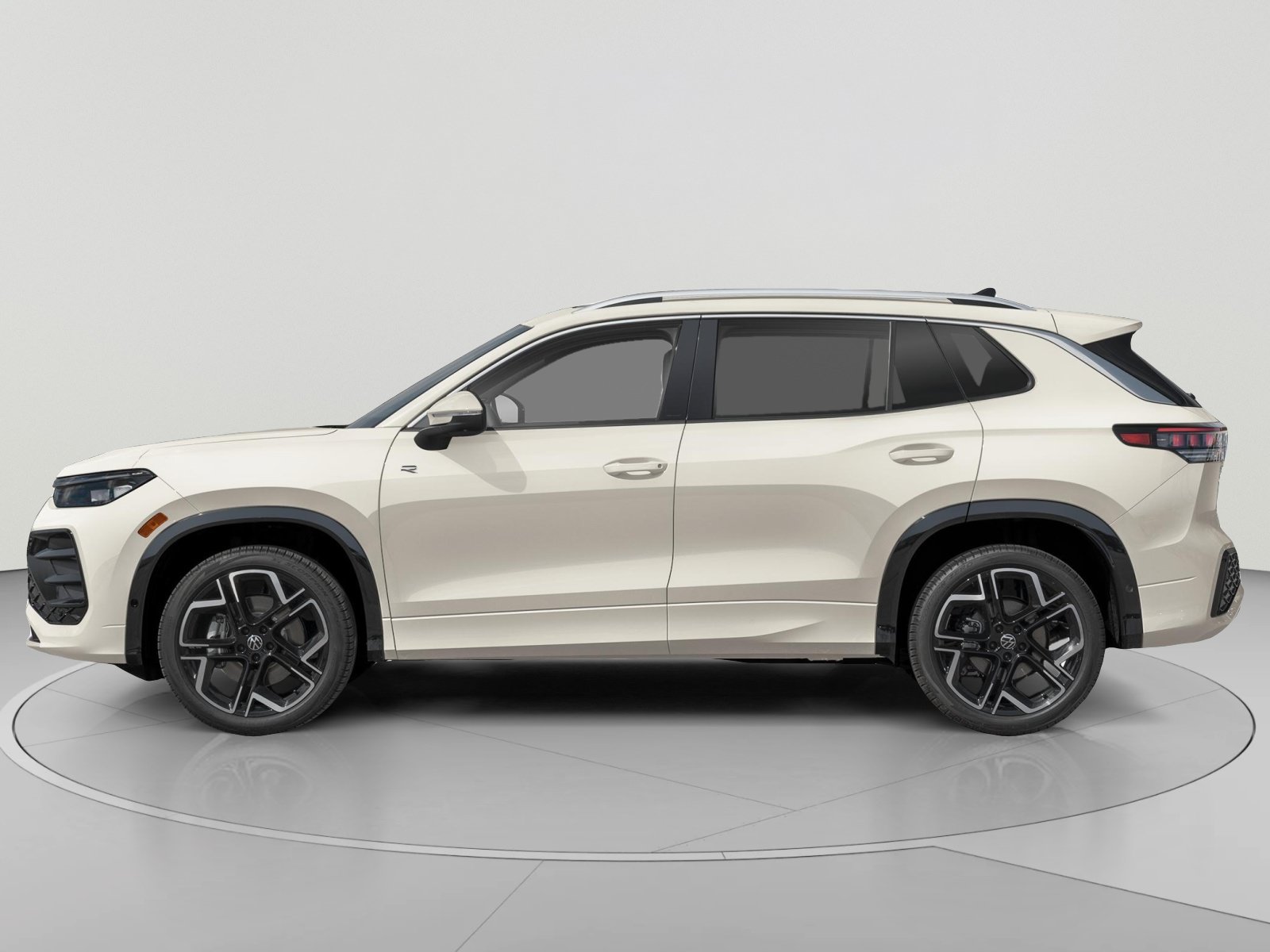 New 2026 Volkswagen Tiguan SEL R-Line AWD/4WD image 3