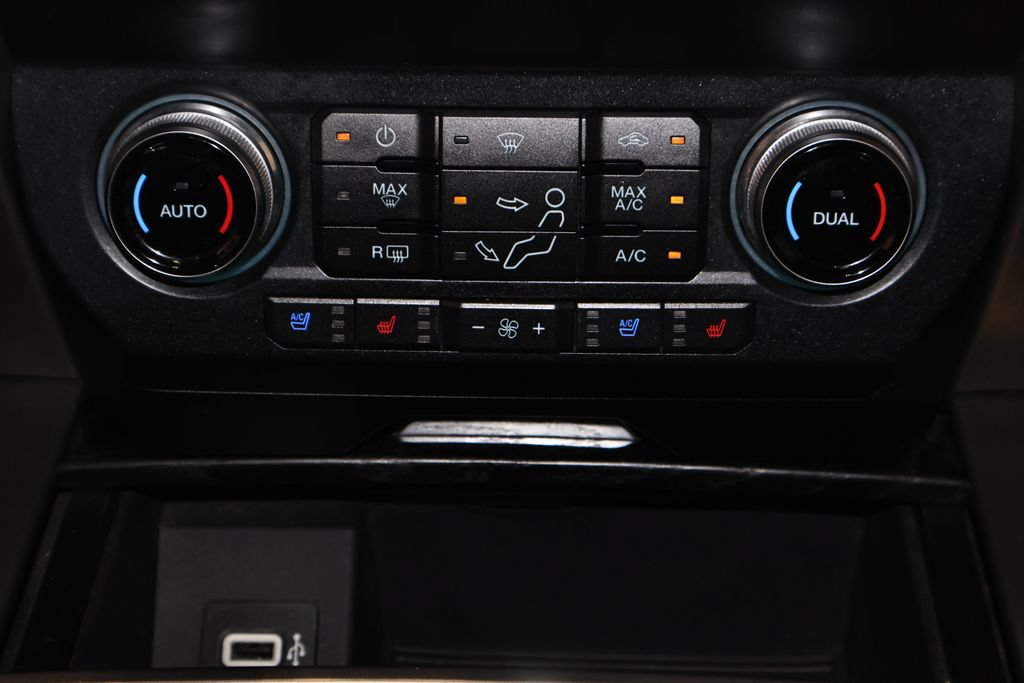 Certified 2019 Ford F450 Platinum w/ Platinum Ultimate Package AWD/4WD image 39