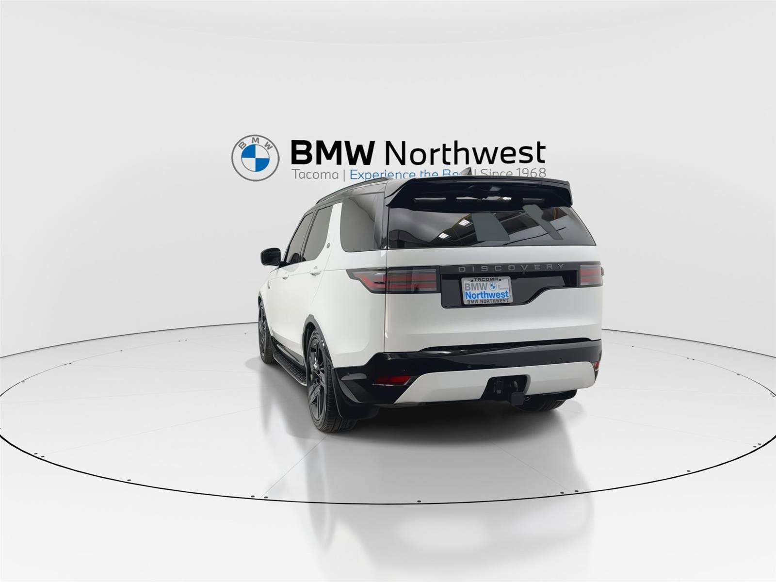 Used 2025 Land Rover Discovery Dynamic SE AWD/4WD image 13