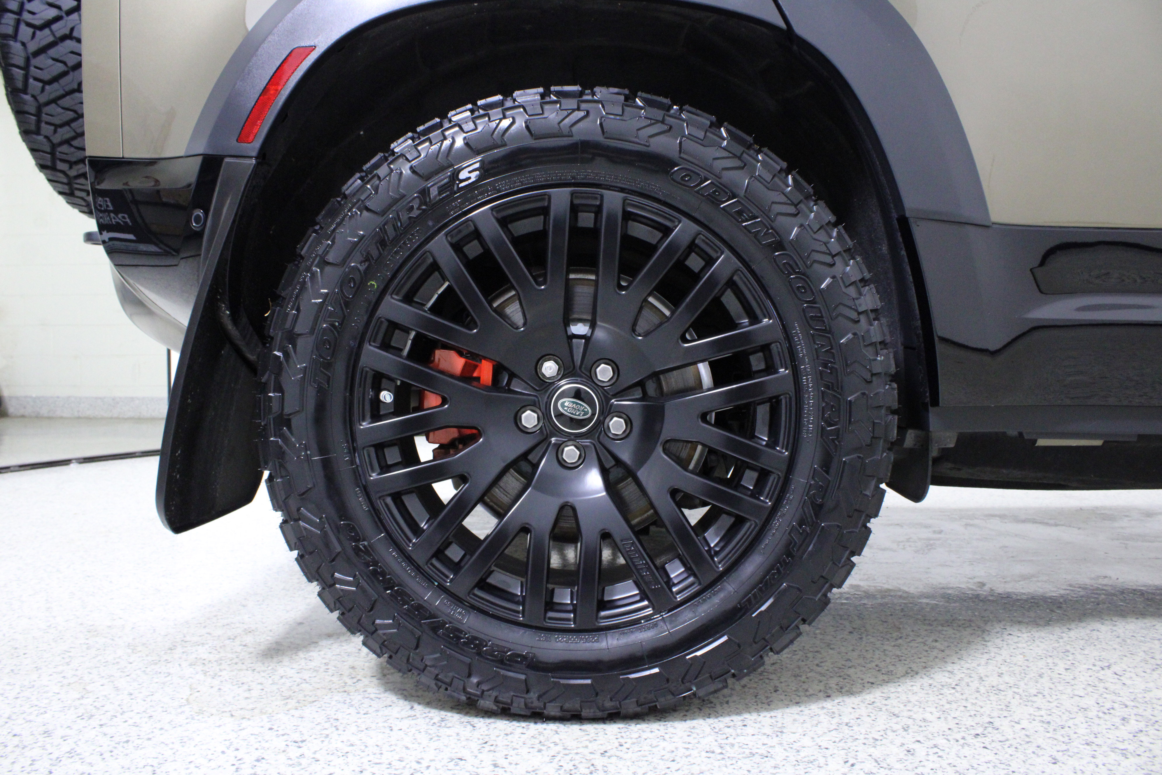 Used 2020 Land Rover Defender 110 X image 8