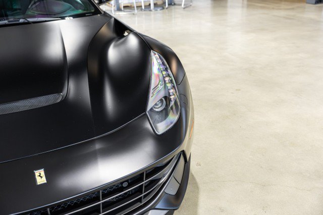 Used 2014 Ferrari F12 Berlinetta RWD image 10
