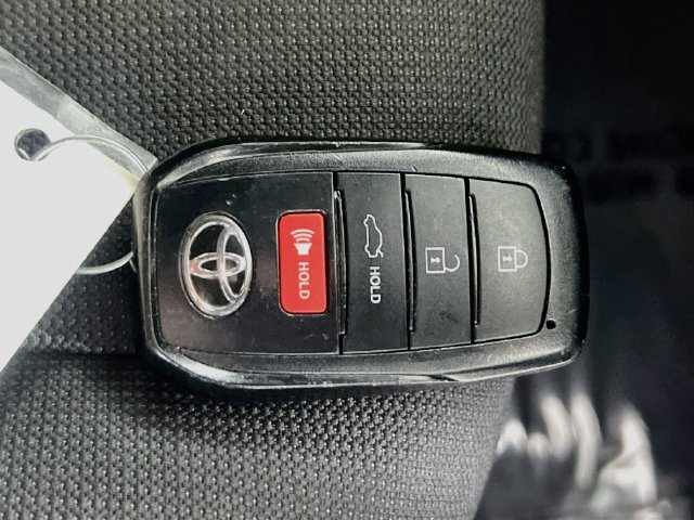 Used 2024 Toyota Corolla SE w/ SE Premium Package FWD image 33