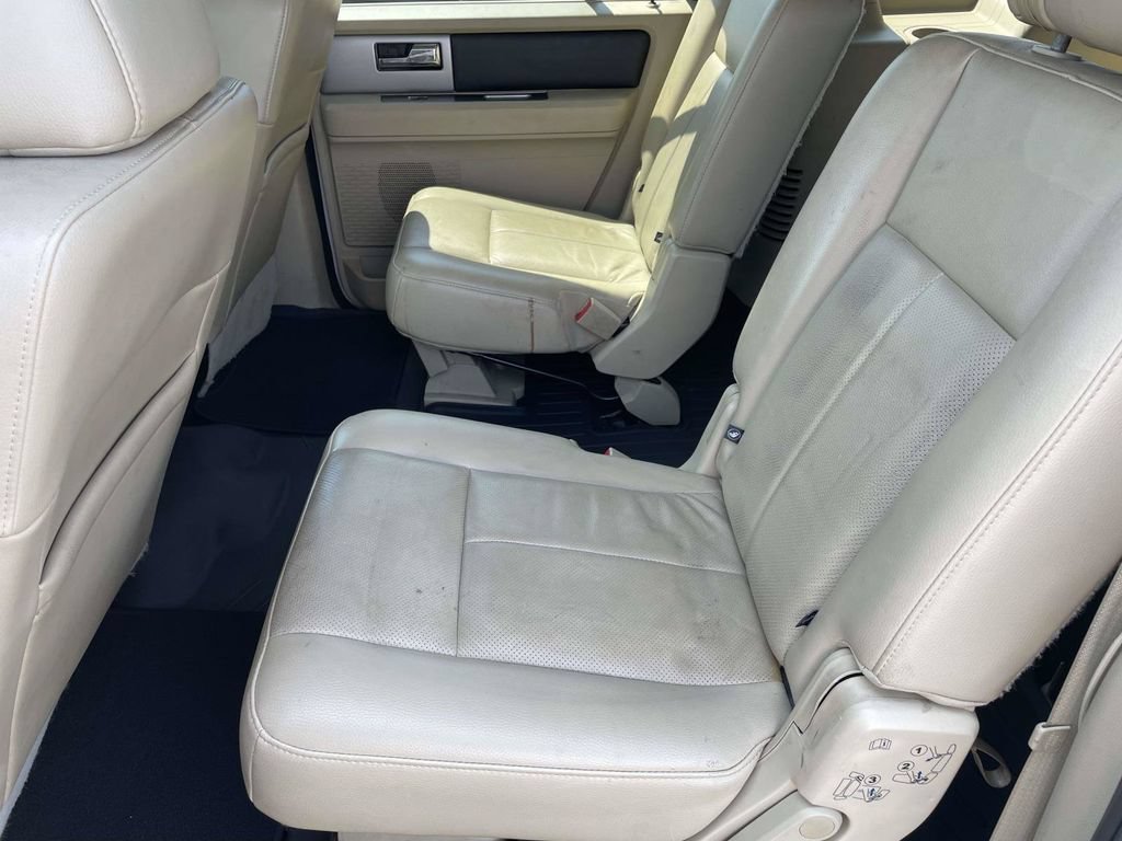 Used 2017 Ford Expedition EL XLT w/ Equipment Group 202A RWD image 12