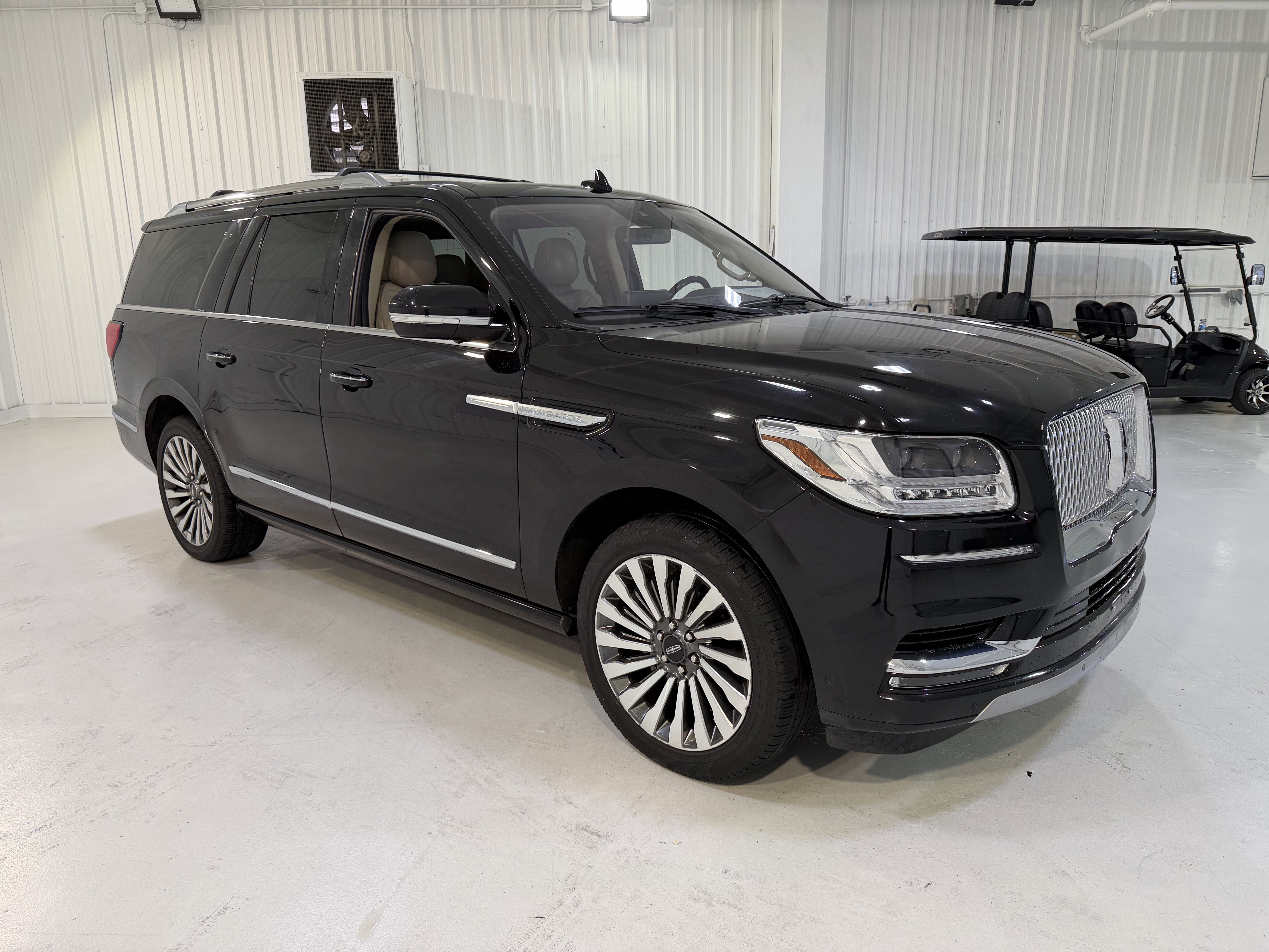 Used 2020 Lincoln Navigator L Reserve w/ Luxury Package RWD image 4