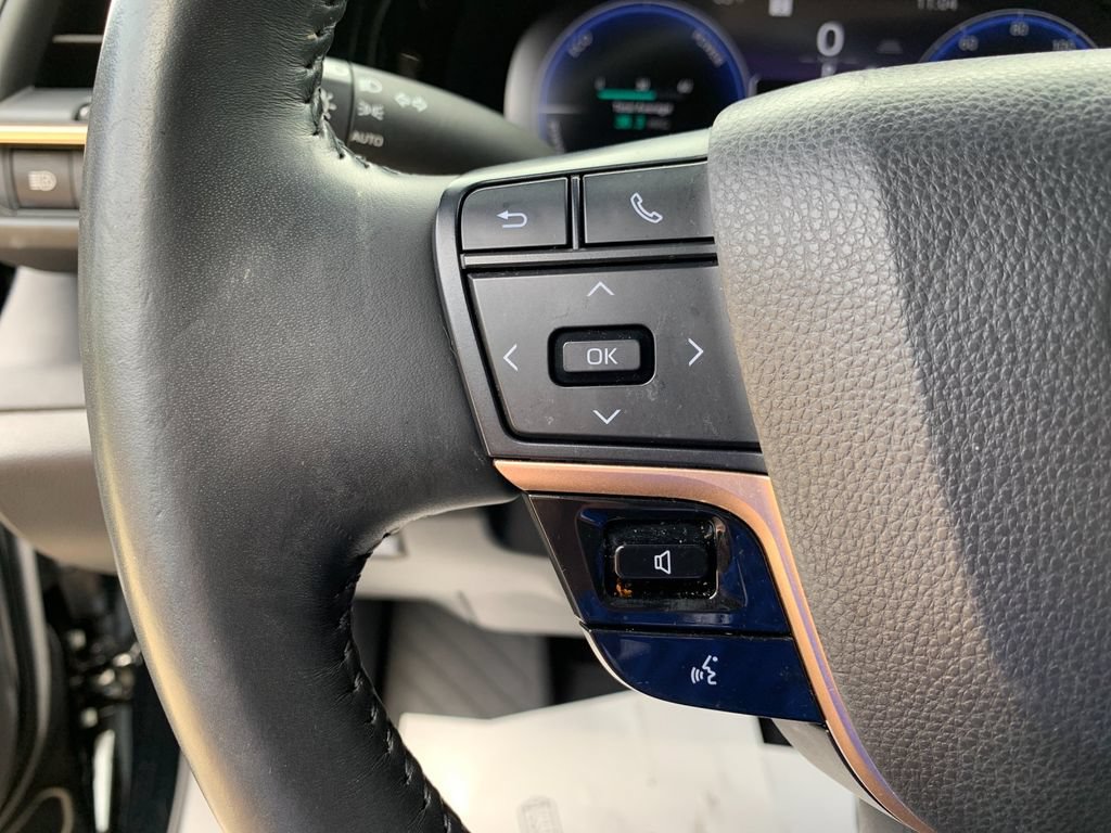 Used 2023 Toyota Crown AWD/4WD image 27