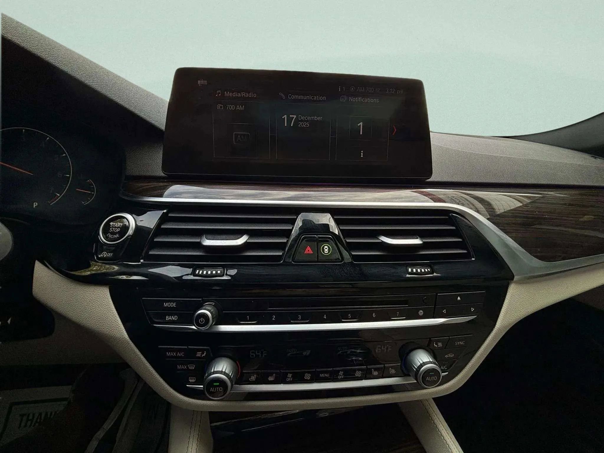 Used 2019 BMW 540i w/ Premium Package image 29