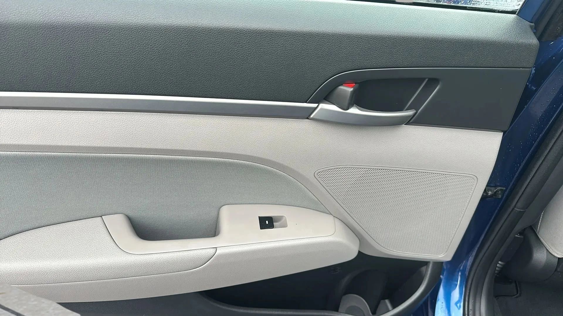 Used 2017 Hyundai Elantra SE image 12