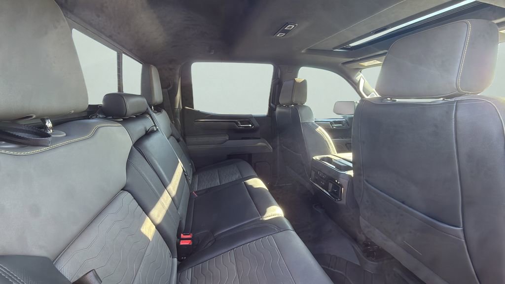 Used 2023 Chevrolet Silverado 1500 ZR2 image 18