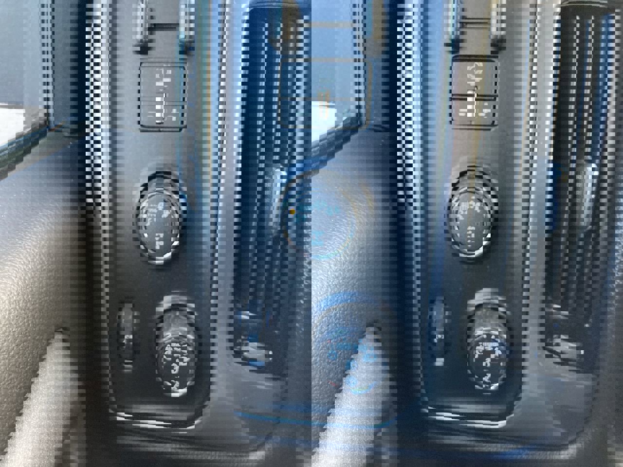 Used 2019 Chevrolet Silverado 1500 LT w/ All Star Edition AWD/4WD image 14