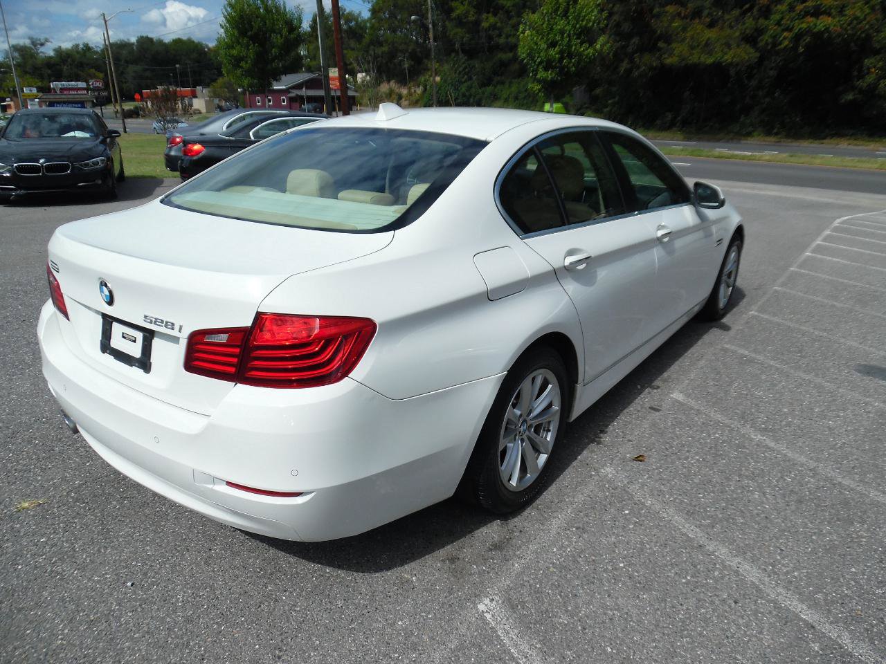 Used 2014 BMW 528i Sedan RWD image 6