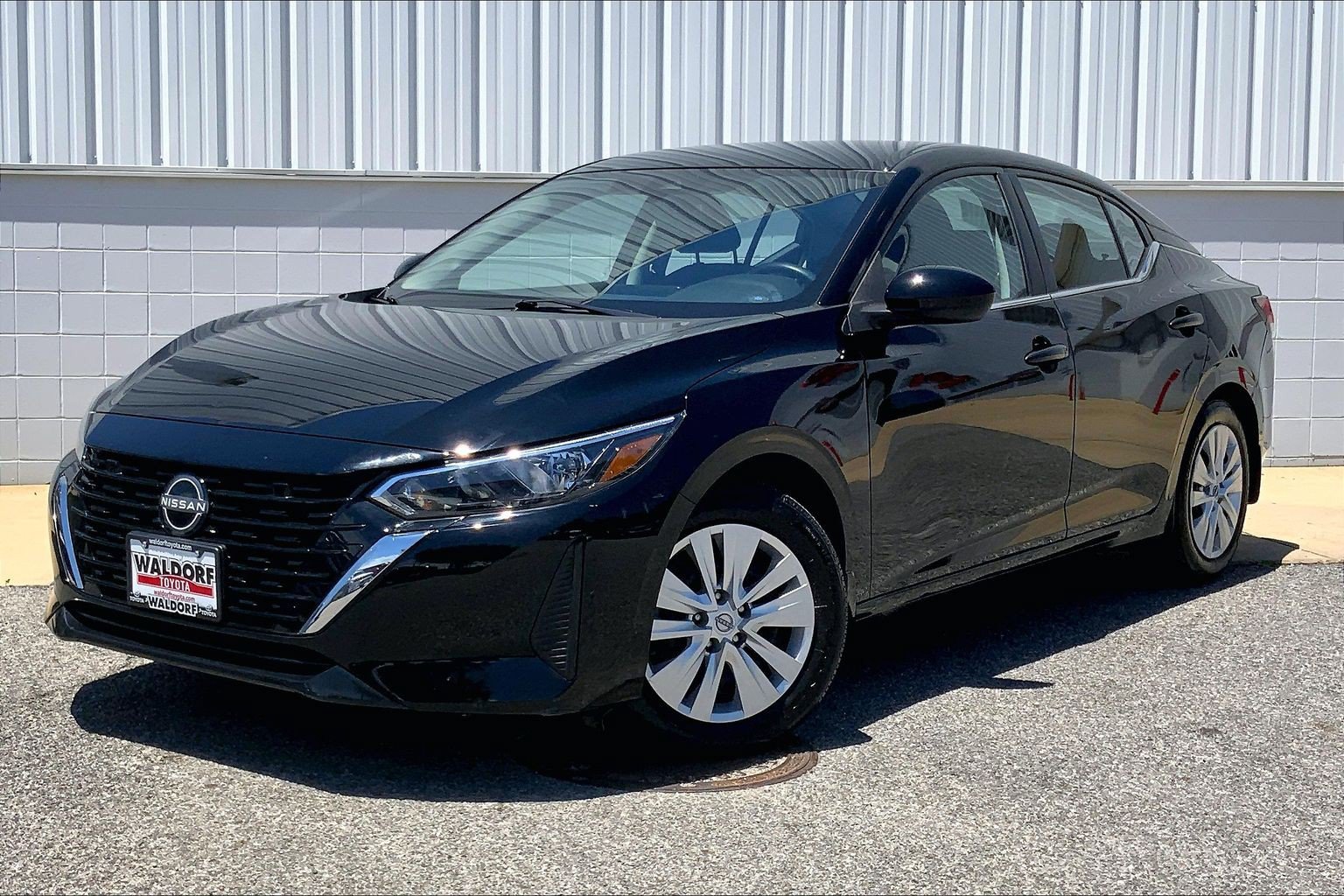 Used 2025 Nissan Sentra S FWD image 2