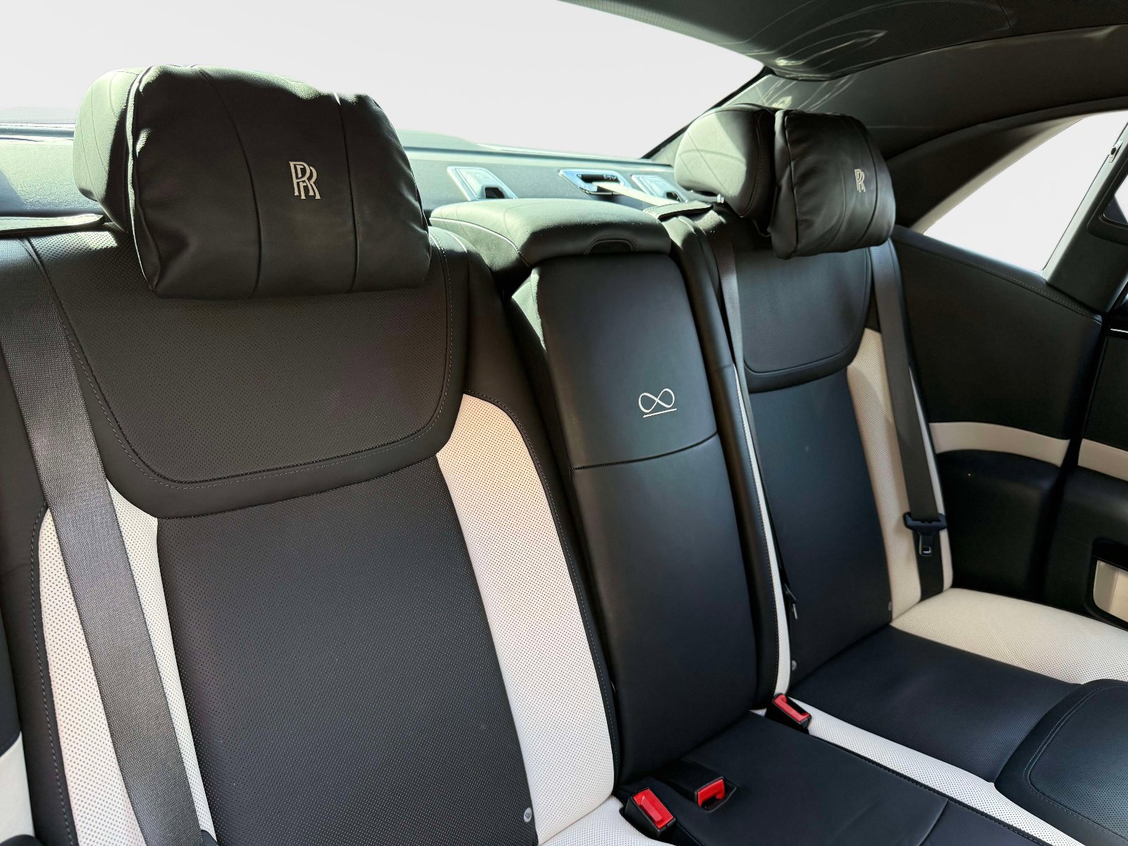 Used 2020 Rolls-Royce Ghost Black Badge image 34