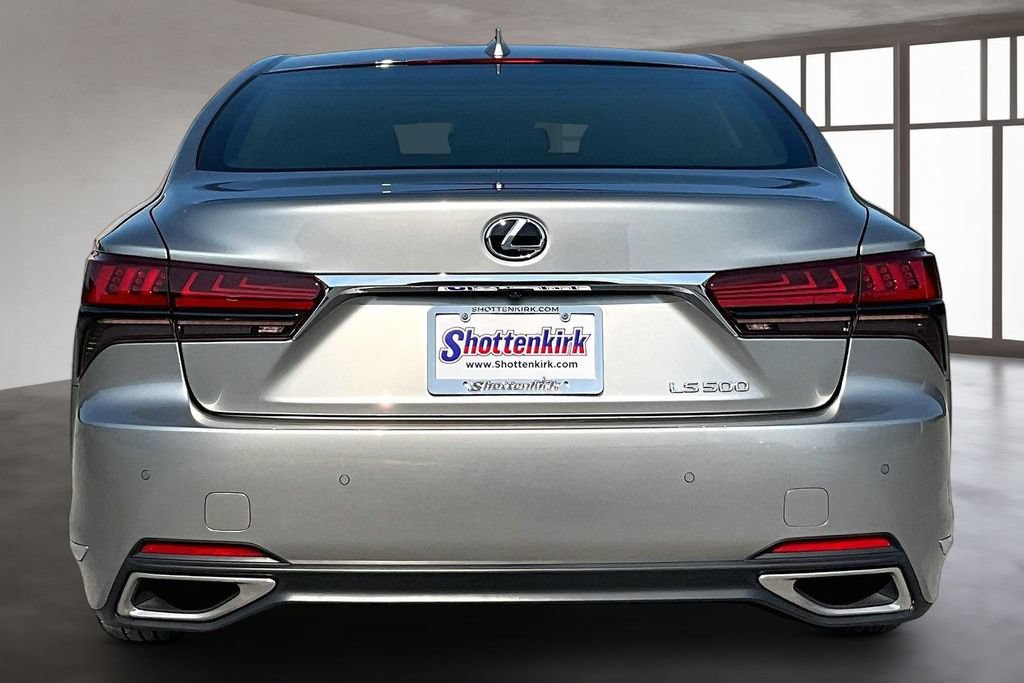 Used 2022 Lexus LS 500 w/ Accessory Package (Z2) RWD image 5