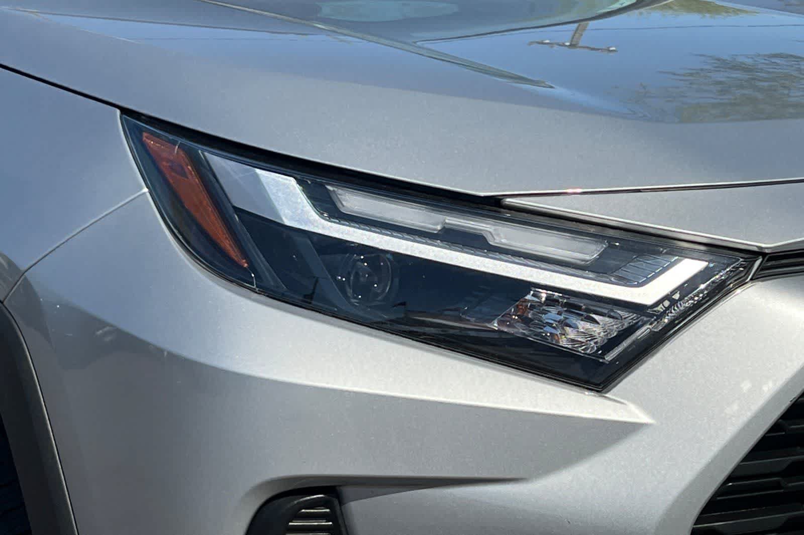 Used 2023 Toyota RAV4 XLE FWD image 32