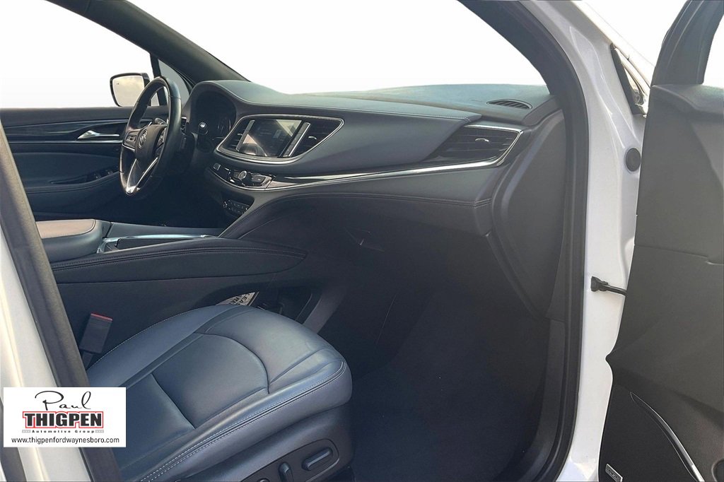 Used 2024 Buick Enclave Premium image 16