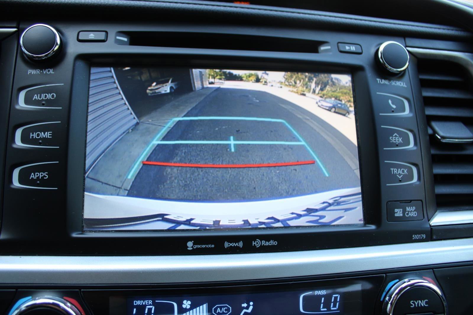 Used 2017 Toyota Highlander XLE image 23