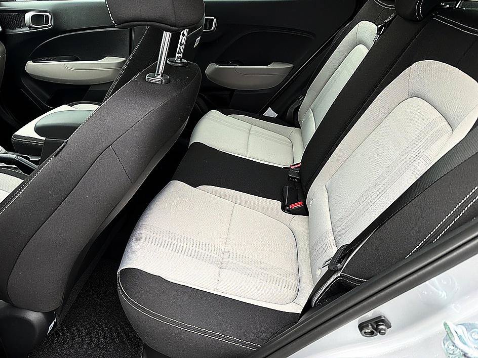 New 2026 Hyundai Venue SEL FWD image 8