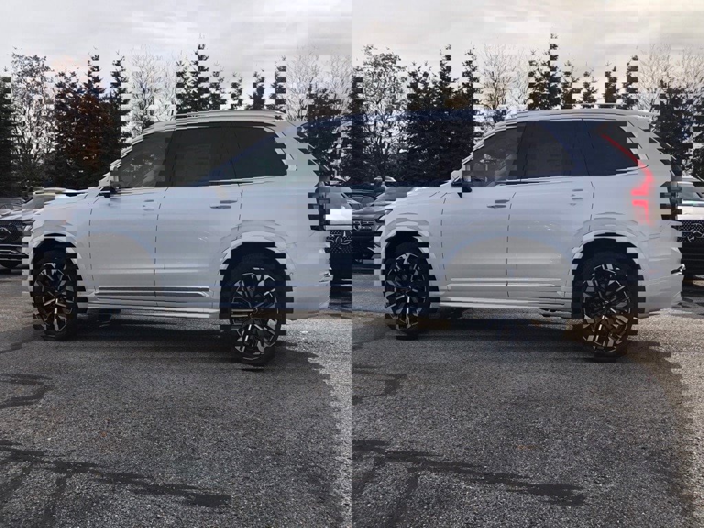New 2026 Volvo XC90 B6 Ultra w/ Protection Package image 7