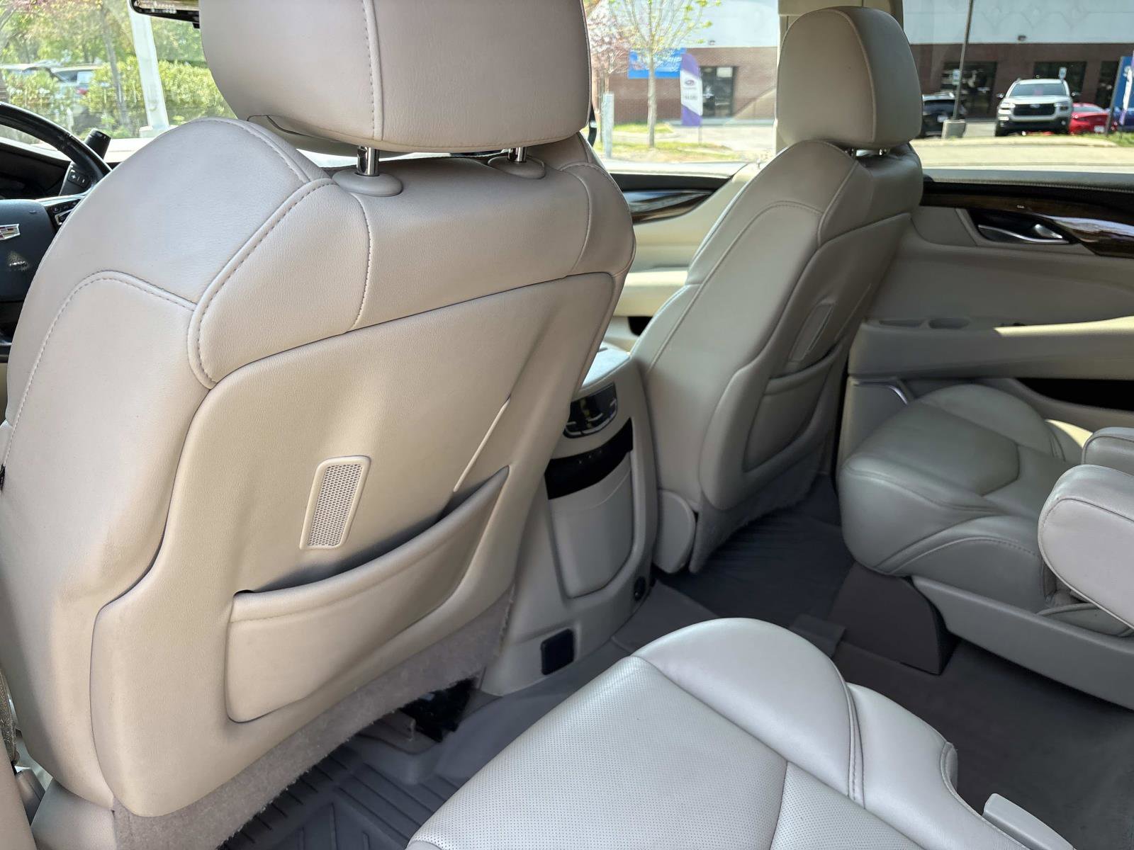 Used 2018 Cadillac Escalade Premium Luxury image 29